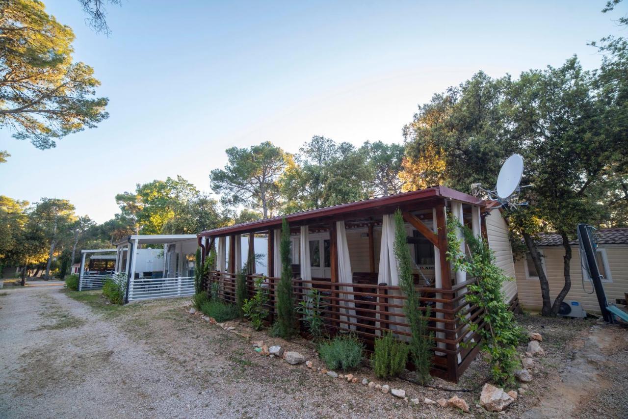 Mobile Home Cube, 3 Bedrooms, Free Parking, Wifi Biograd Na Moru Εξωτερικό φωτογραφία